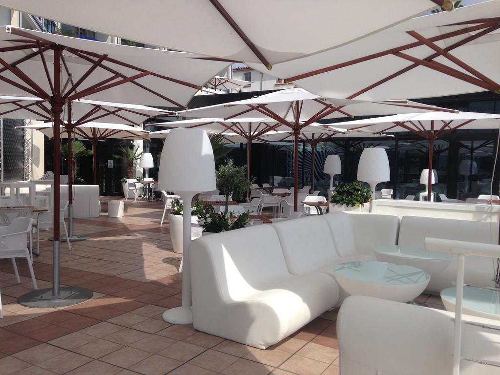 Garden Beach Hotel ฌวง-เลส์-แป็งส์ ภายนอก รูปภาพ