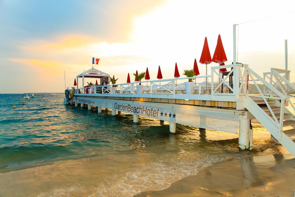 Garden Beach Hotel ฌวง-เลส์-แป็งส์ ภายนอก รูปภาพ